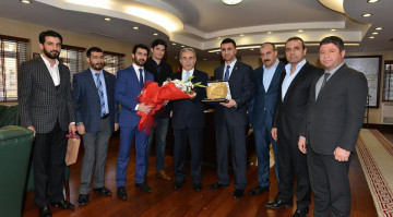 Anesiad Adana Şubesi Yönetimi Adana Valisini ziyaret etti.